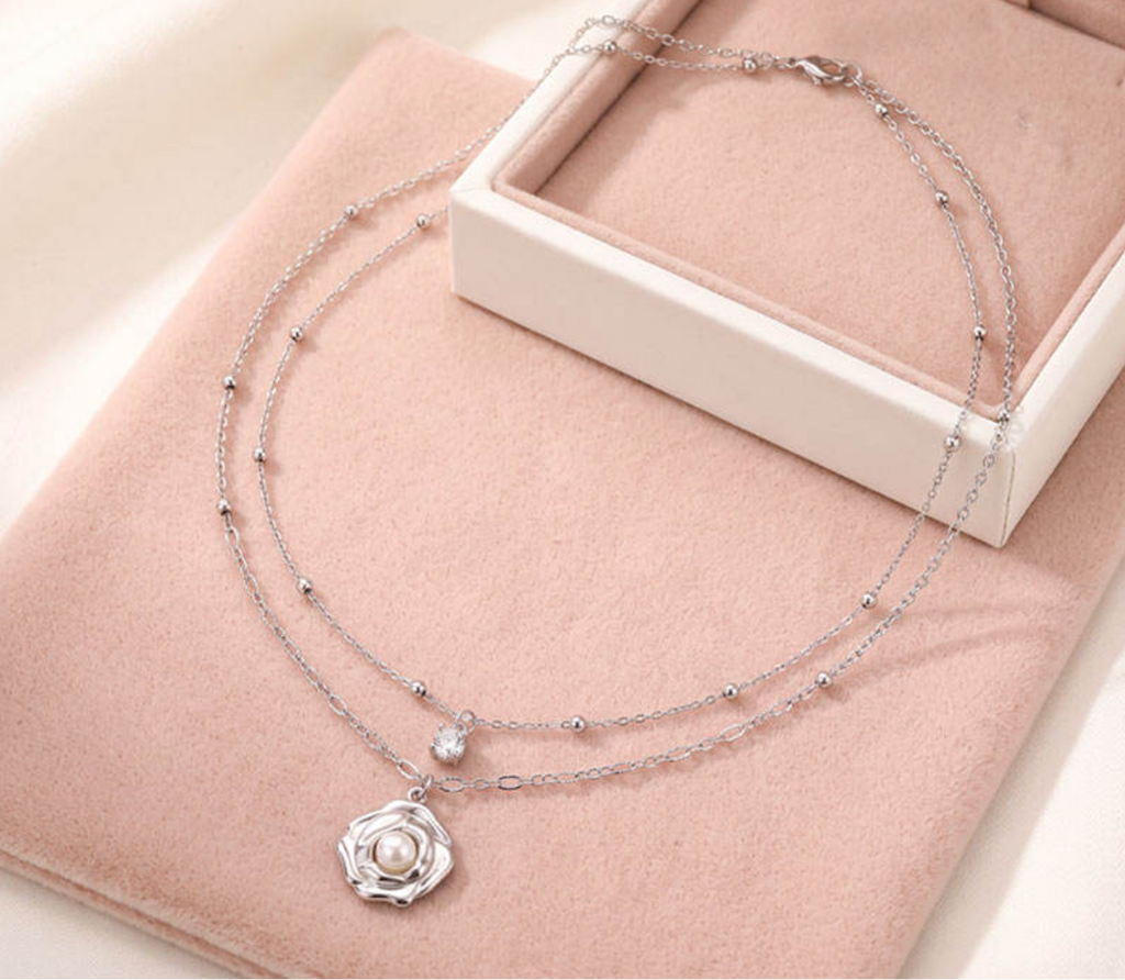 Double-Layer Rose Pearl Pendant Necklace